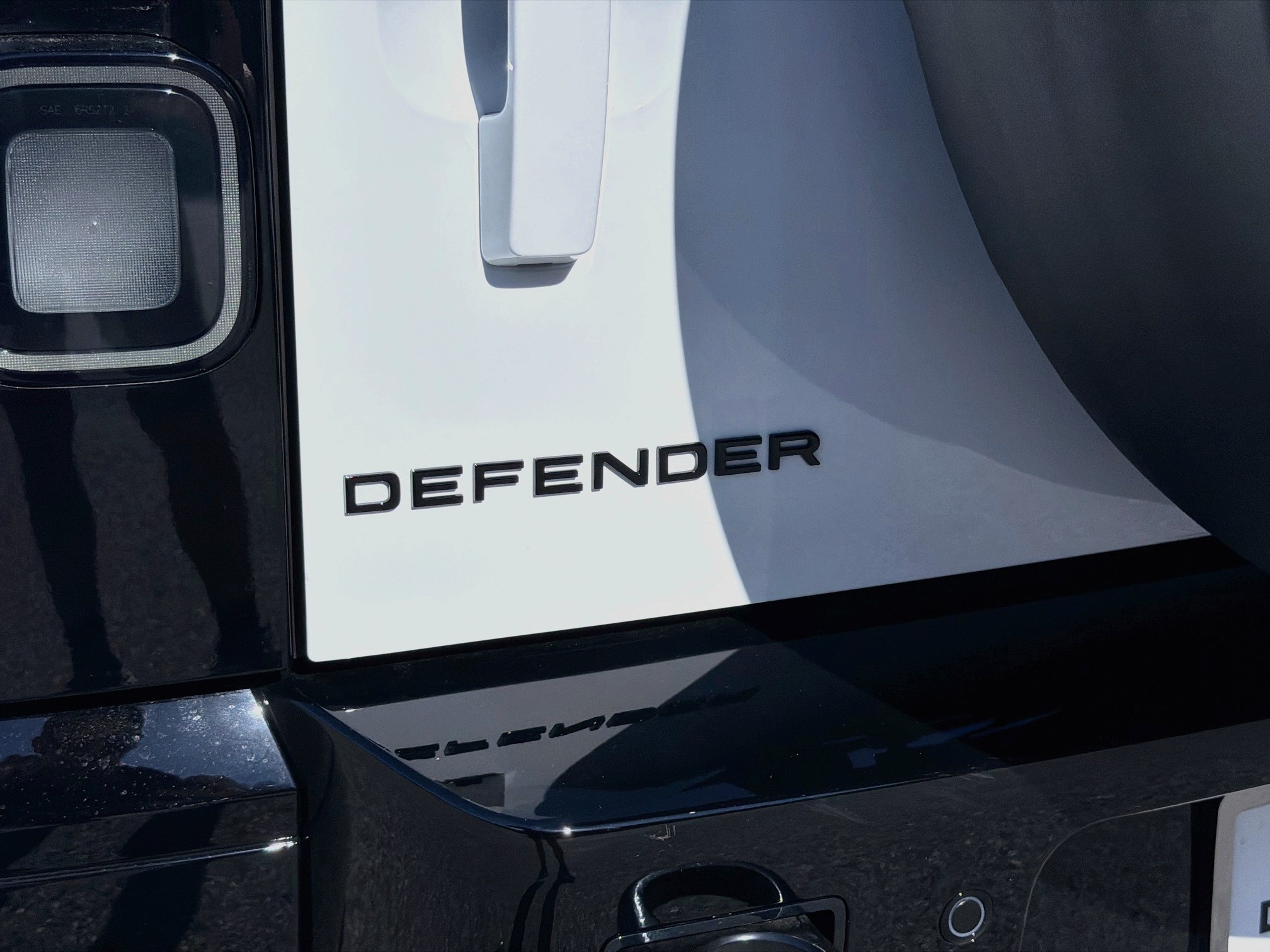 New 2026 Fuji White Land Rover X-Dynamic SE image 11