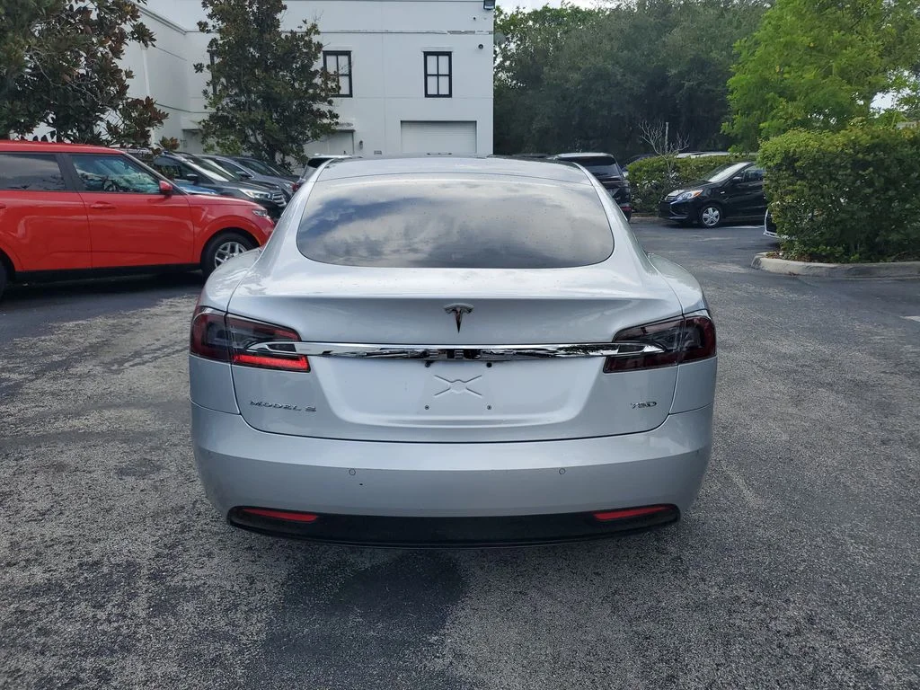 Used 2018 Gray Tesla  image 5