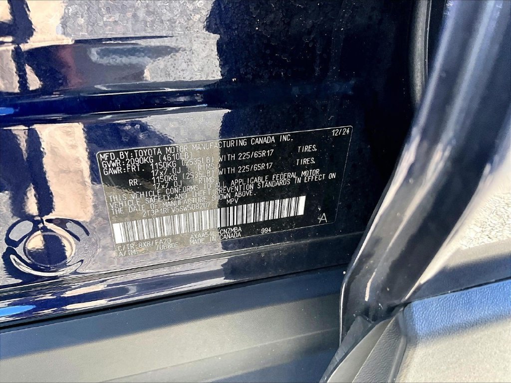 Used 2025  Toyota XLE image 36