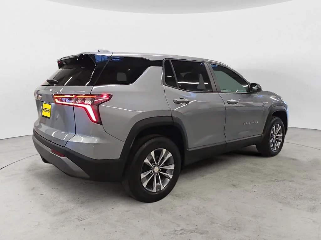 2026 Chevrolet Equinox LT - Photo 8