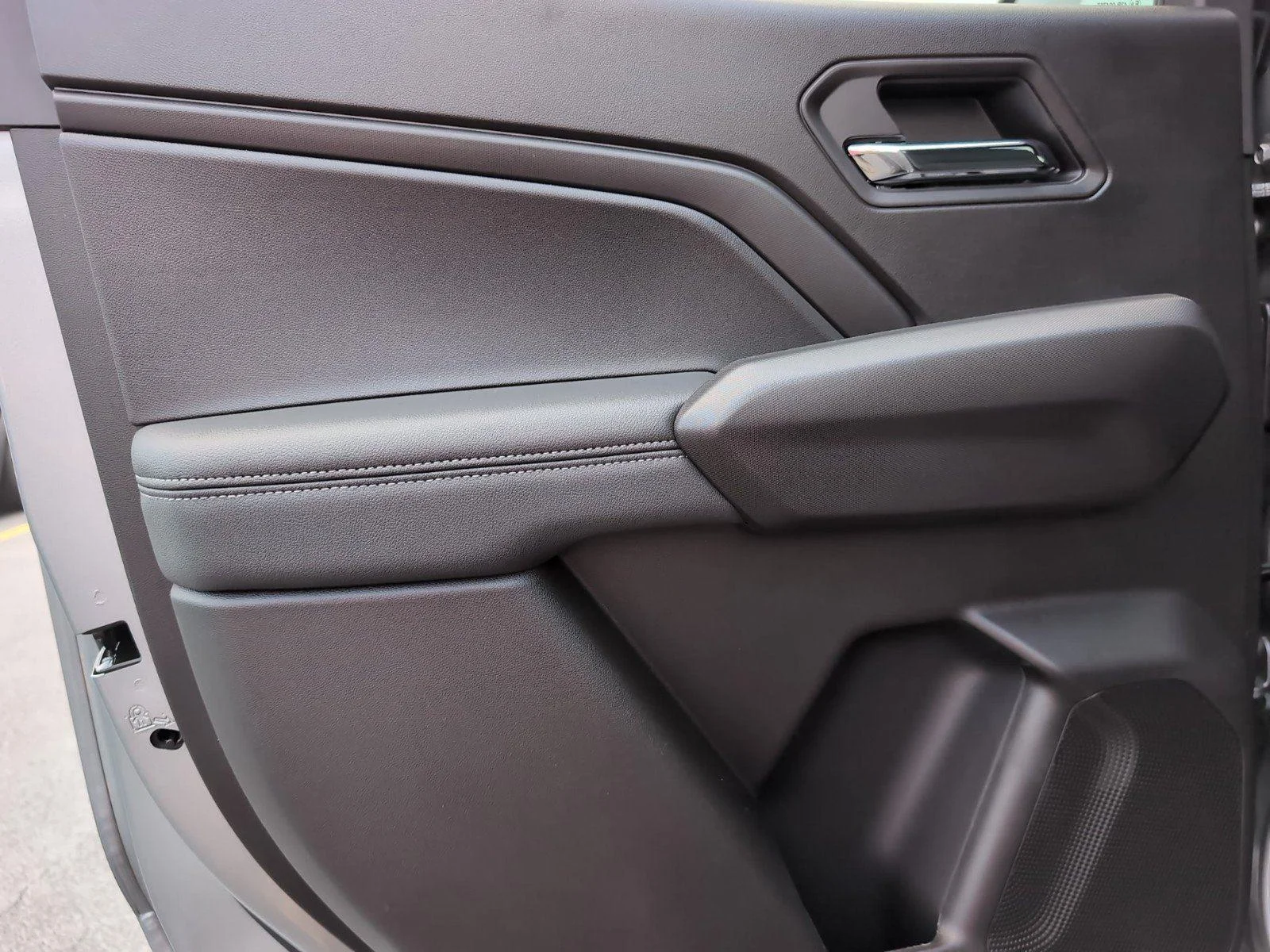 New 2026 Sterling Metallic GMC Elevation image 37