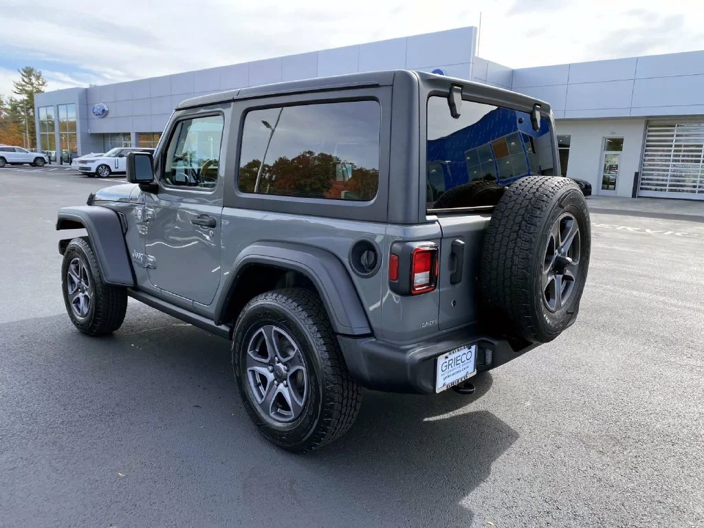 Used 2019 Gray Clearcoat Jeep Sport S image 6