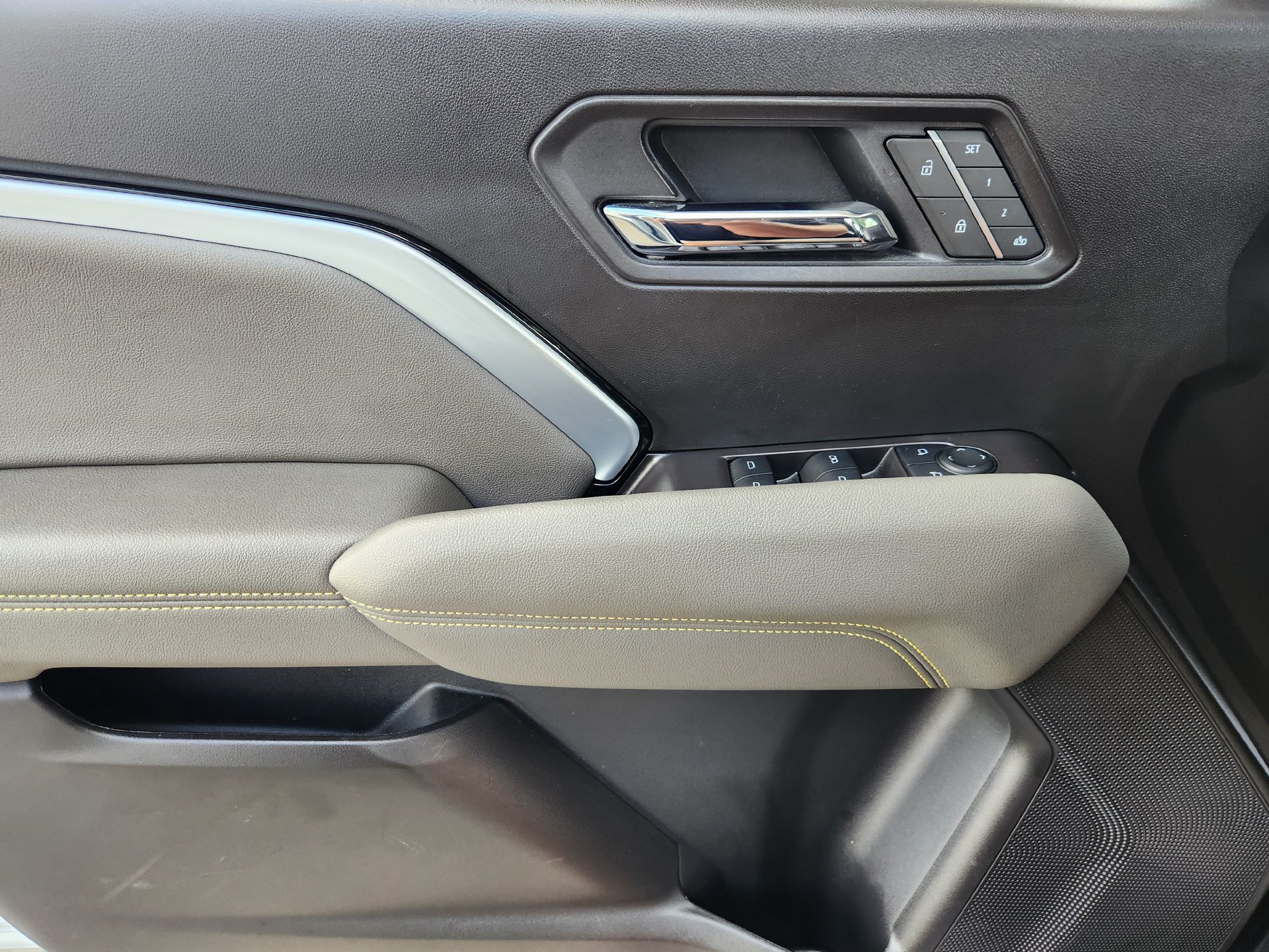 Used 2025 Summit White Chevrolet ZR2 image 24