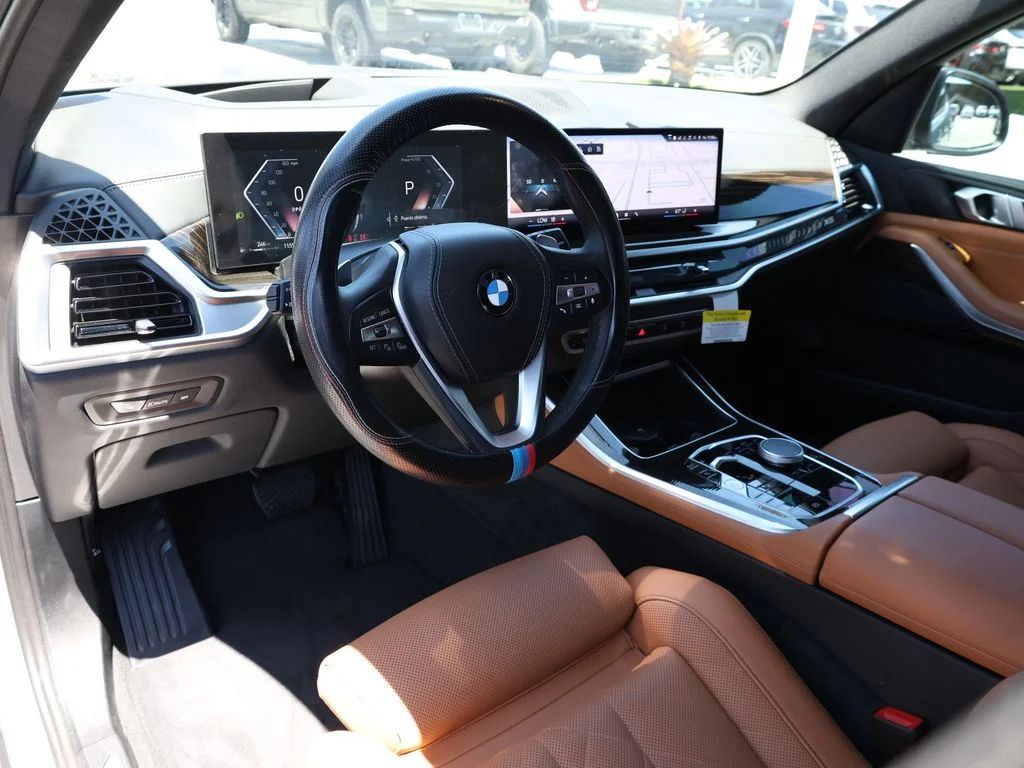 Used 2025 Gray BMW xDrive40i image 18