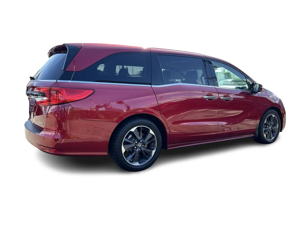 Used 2022 Radiant Red Metallic II Honda Touring No Accident History   Local BC   Clean Tit image 15