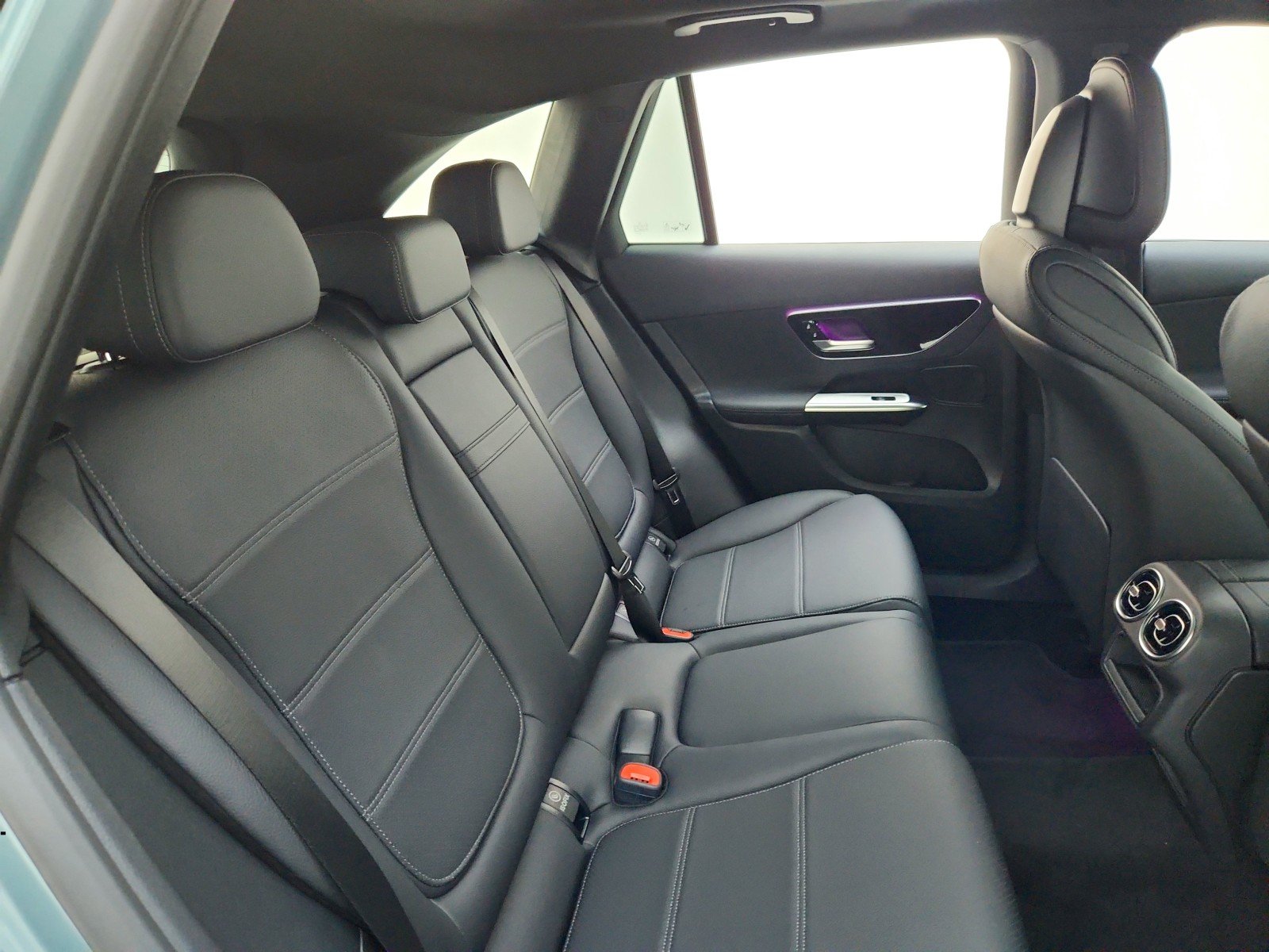 New 2026 Verde Silver Metallic Mercedes-Benz GLC 300 SUV image 21