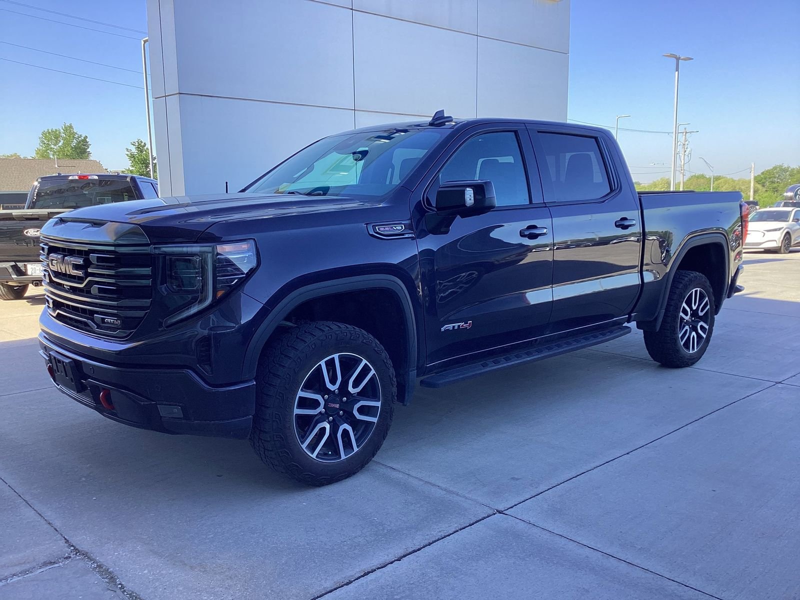 2023 GMC Sierra 4WD Crew Cab Short Box AT4's photo
