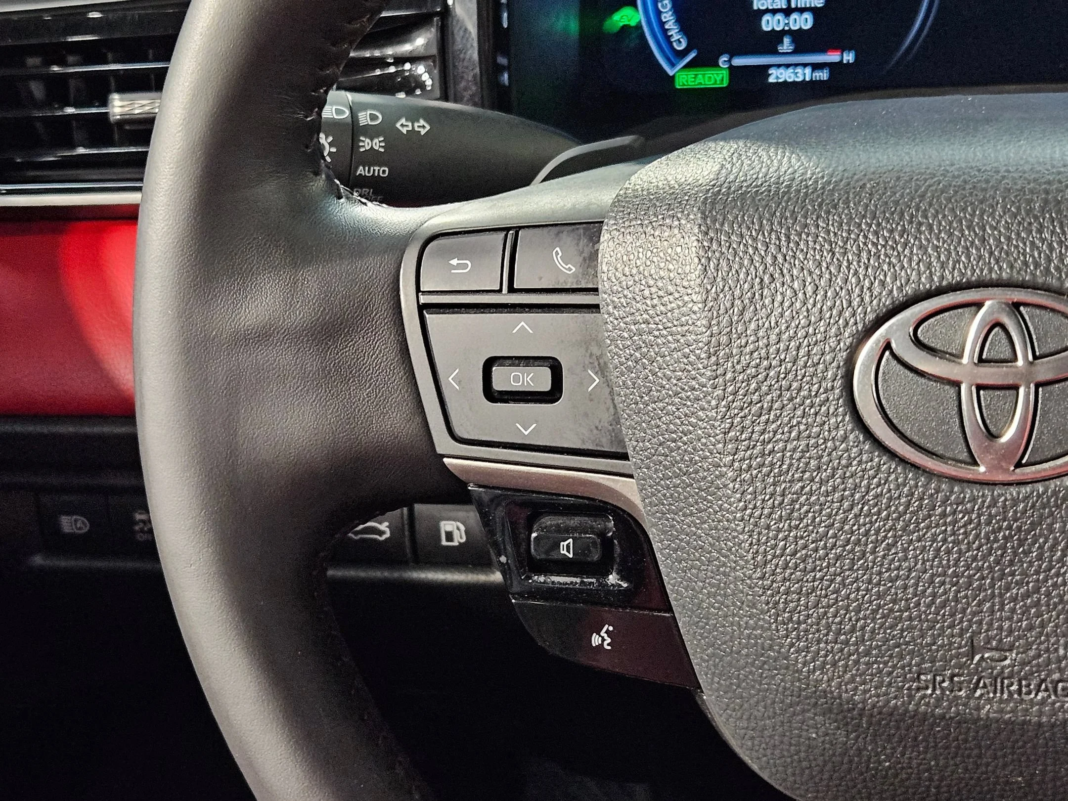 Used 2025 MIDNIGHT BLACK Toyota SE image 27
