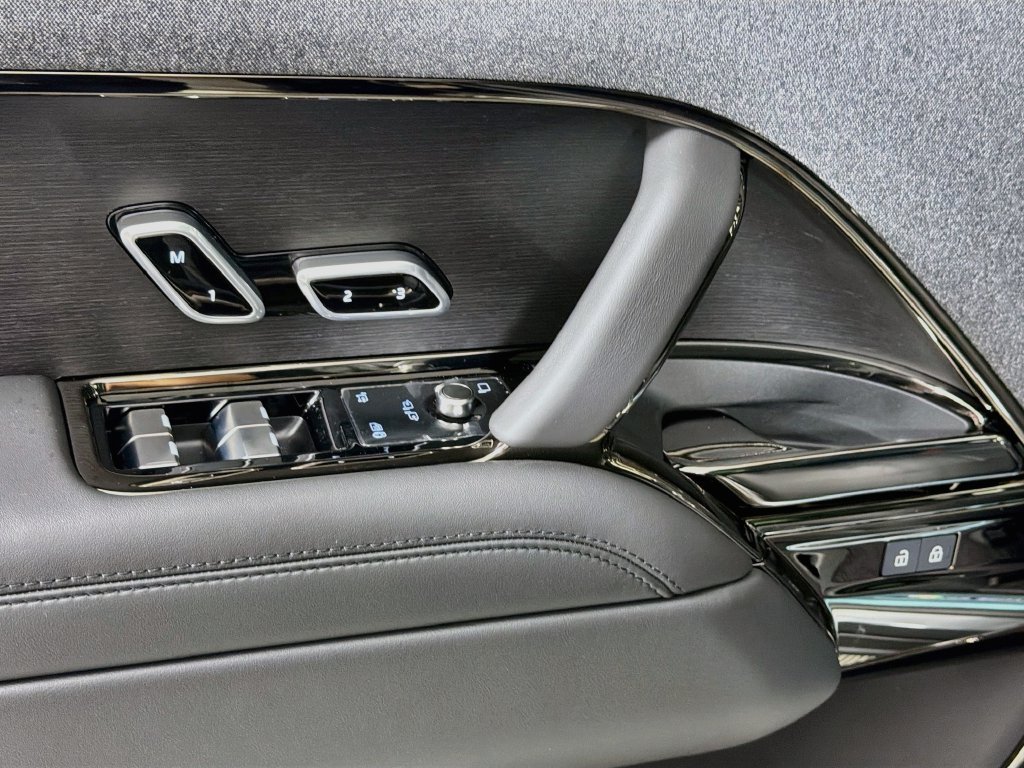 New 2027 Carpathian Grey Land Rover Dynamic SE P400 image 18