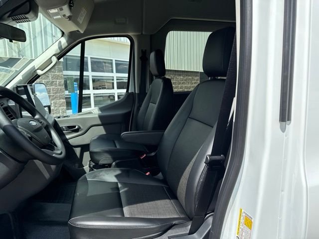 New 2026 Oxford White Ford Passenger Van XL image 14
