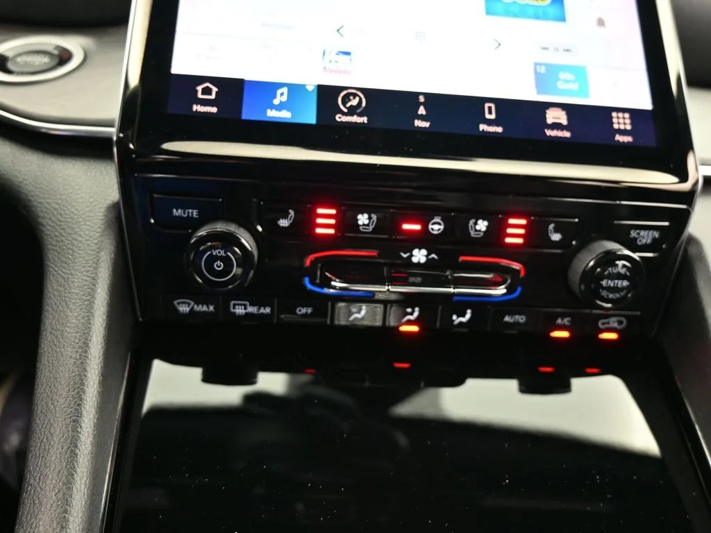 2023 Jeep Grand Cherokee Overland - Photo 26