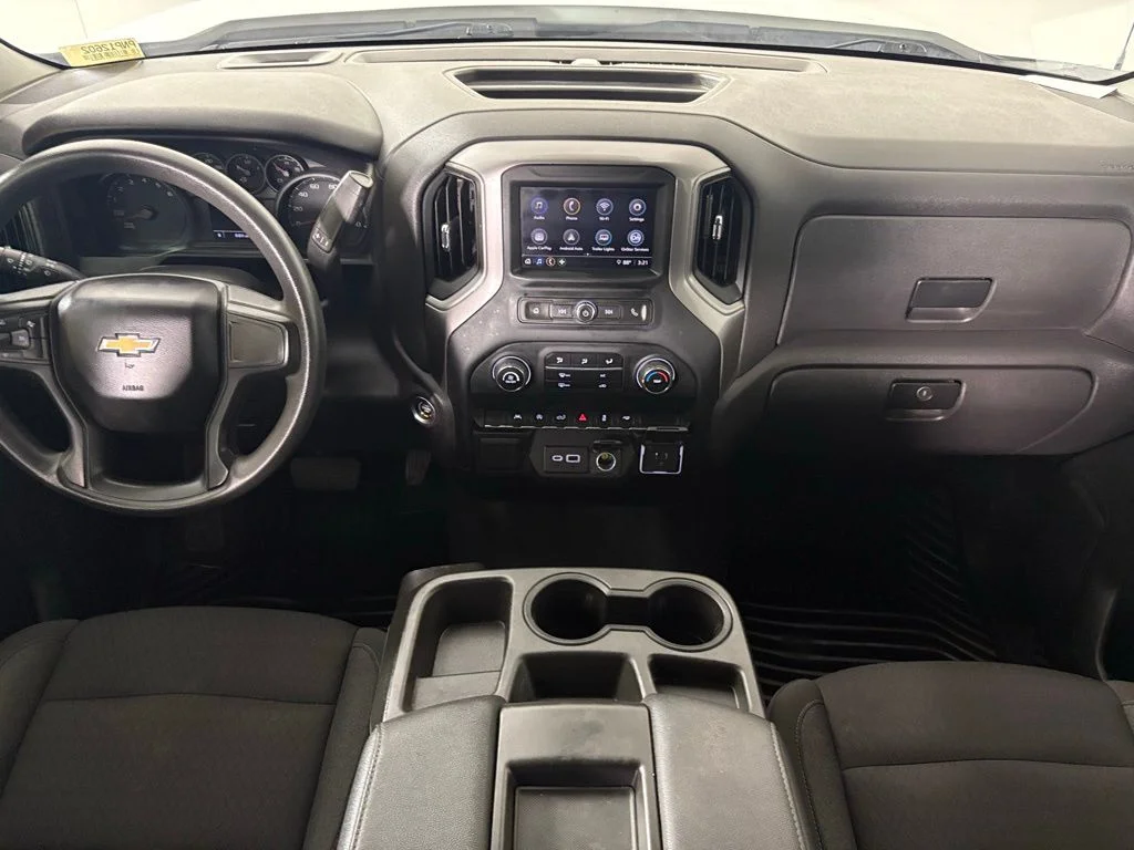 Used 2023 White Chevrolet Custom image 32