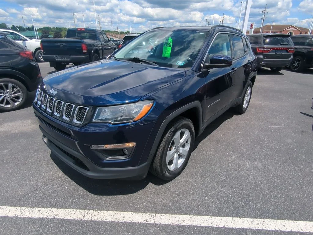 Used 2021 Blue Jeep Latitude image 4