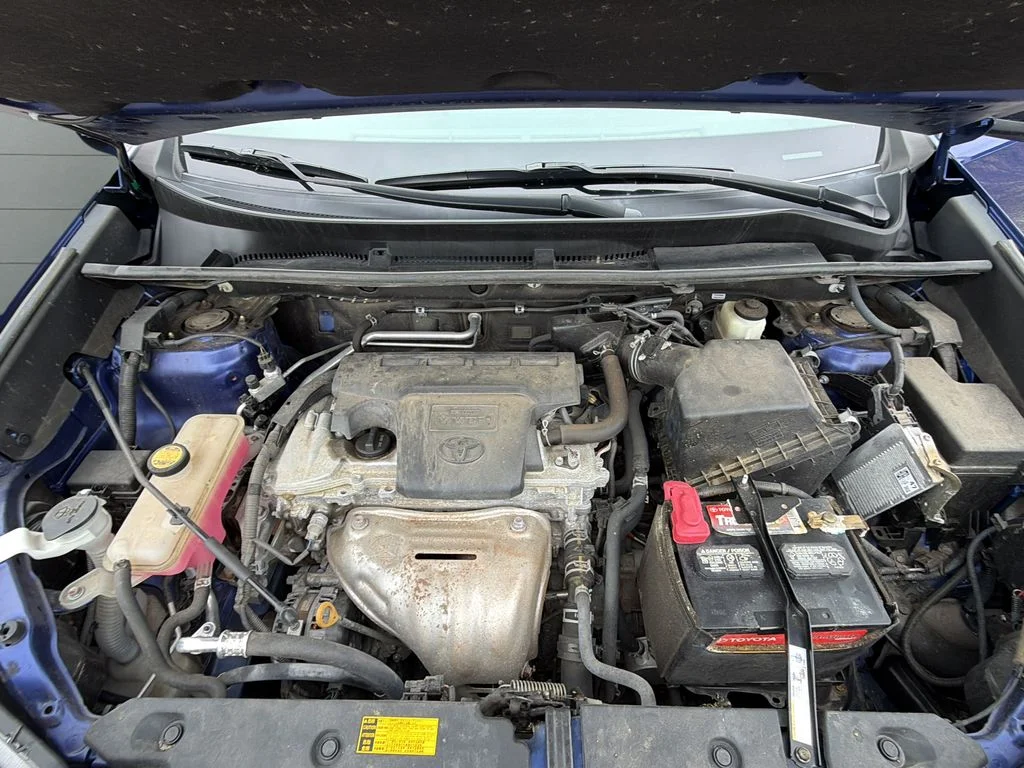 Used 2015 Blue Toyota XLE image 9