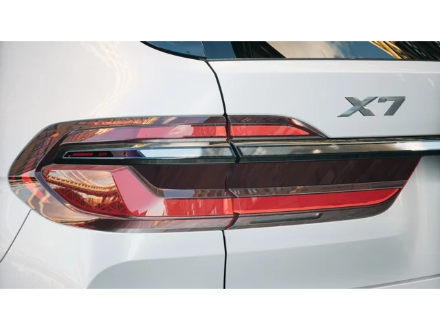 New 2027 Mineral White Metallic BMW xDrive40i image 8