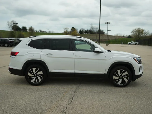 New 2026 Opal White Pearl Volkswagen 2.0T SEL image 9
