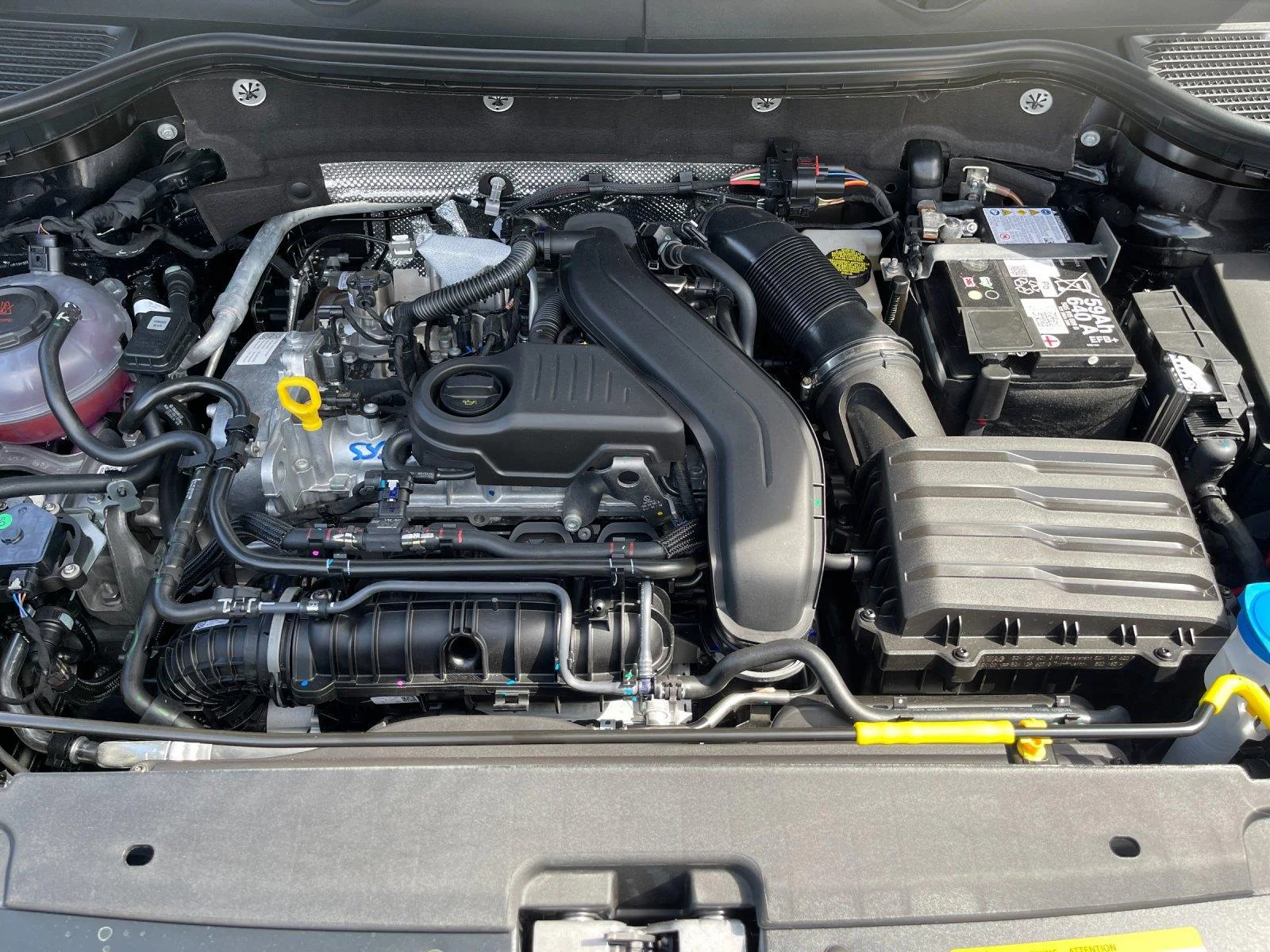 New 2026 Deep Black Pearl Volkswagen SE image 9