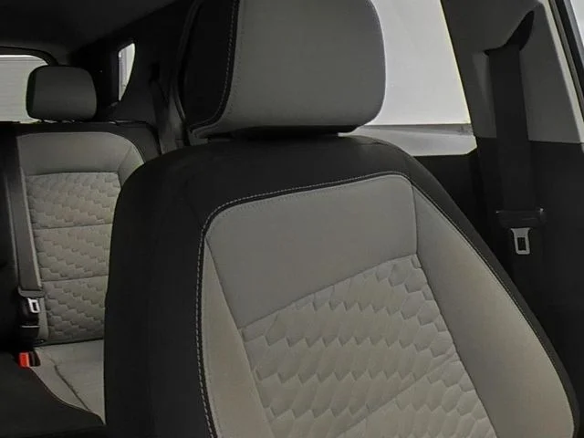 Used 2018 White Chevrolet LS image 33