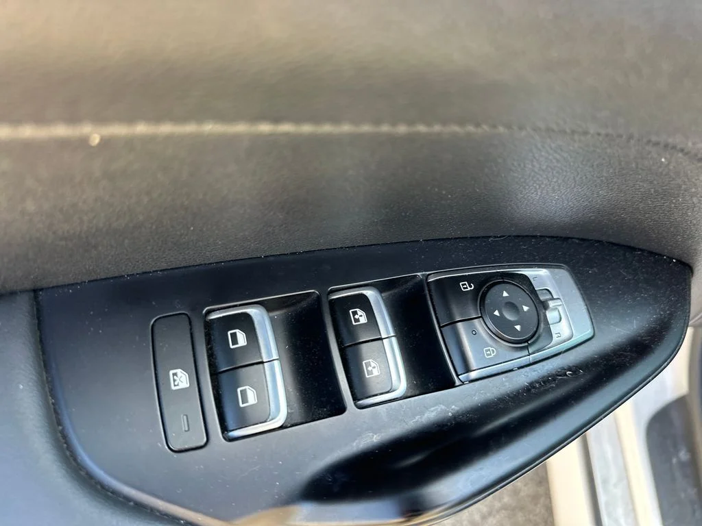 Used 2021 White Kia GT-Line image 12