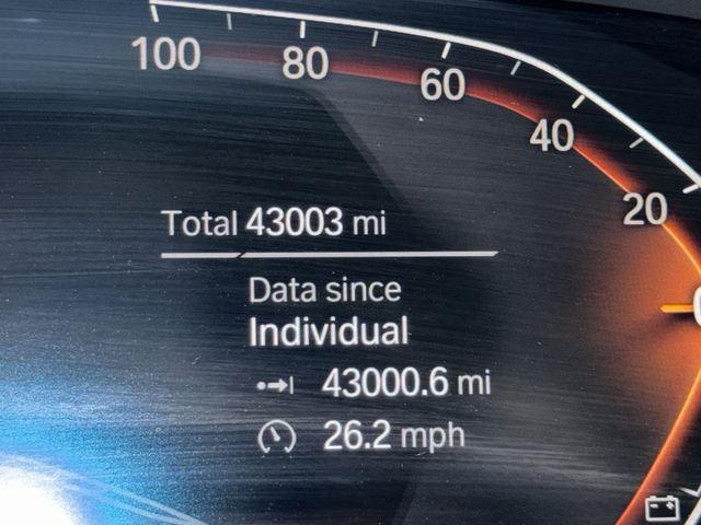 Used 2023 White Metallic BMW sDrive40i image 23