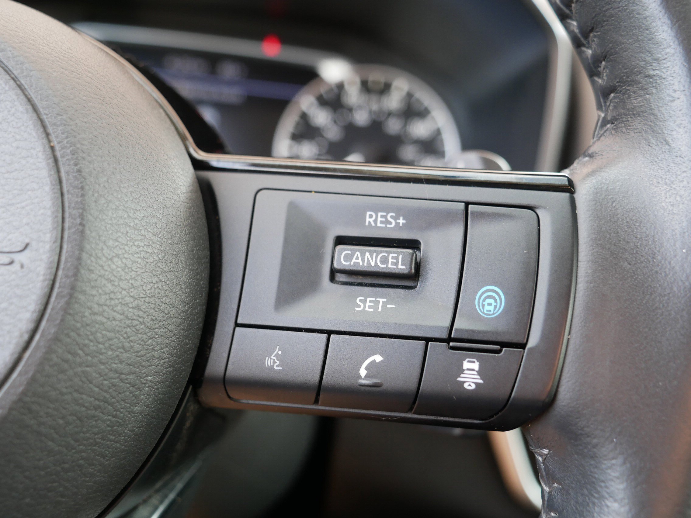 Used 2023 Brilliant Silver Metallic Nissan SV image 29