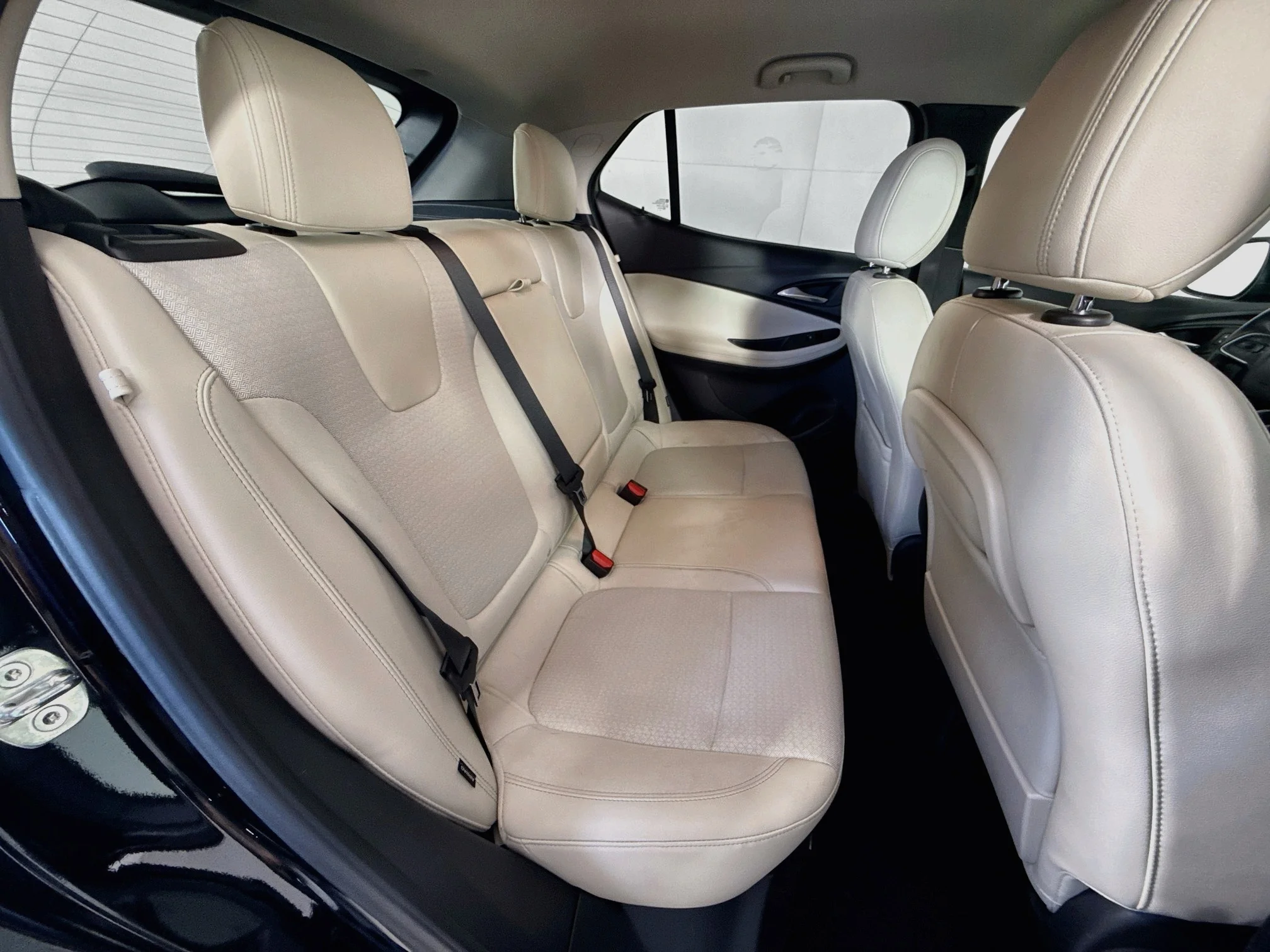 Used 2021 Ebony Twilight Metallic Buick Select image 25