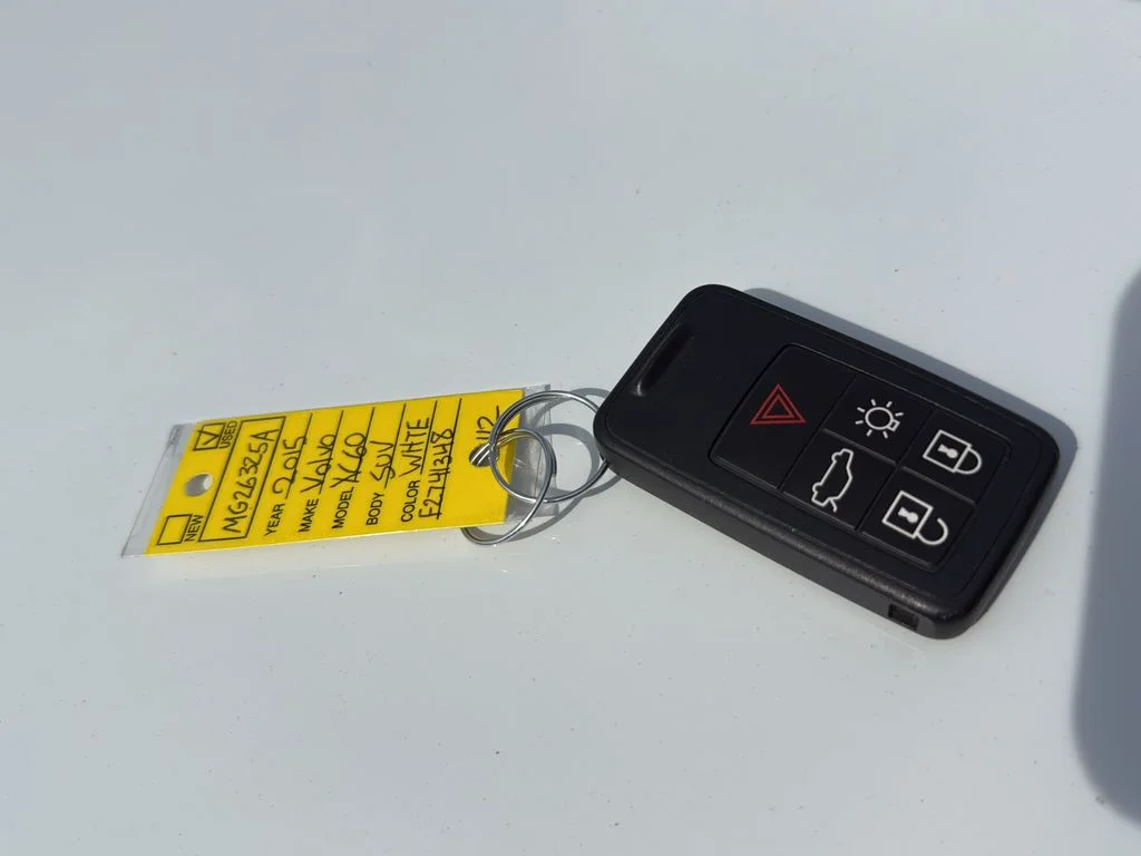 Used 2015 White Volvo T6 image 22