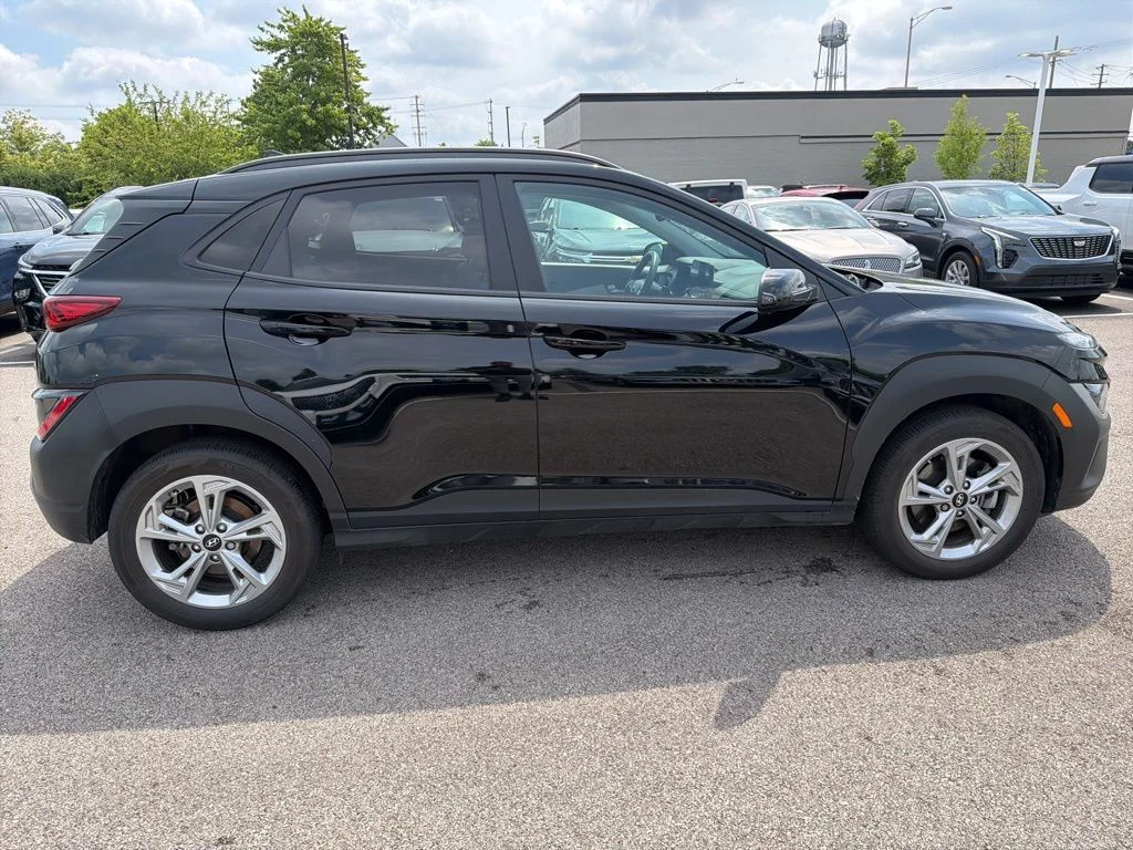 Used 2023 Black Hyundai SEL image 9