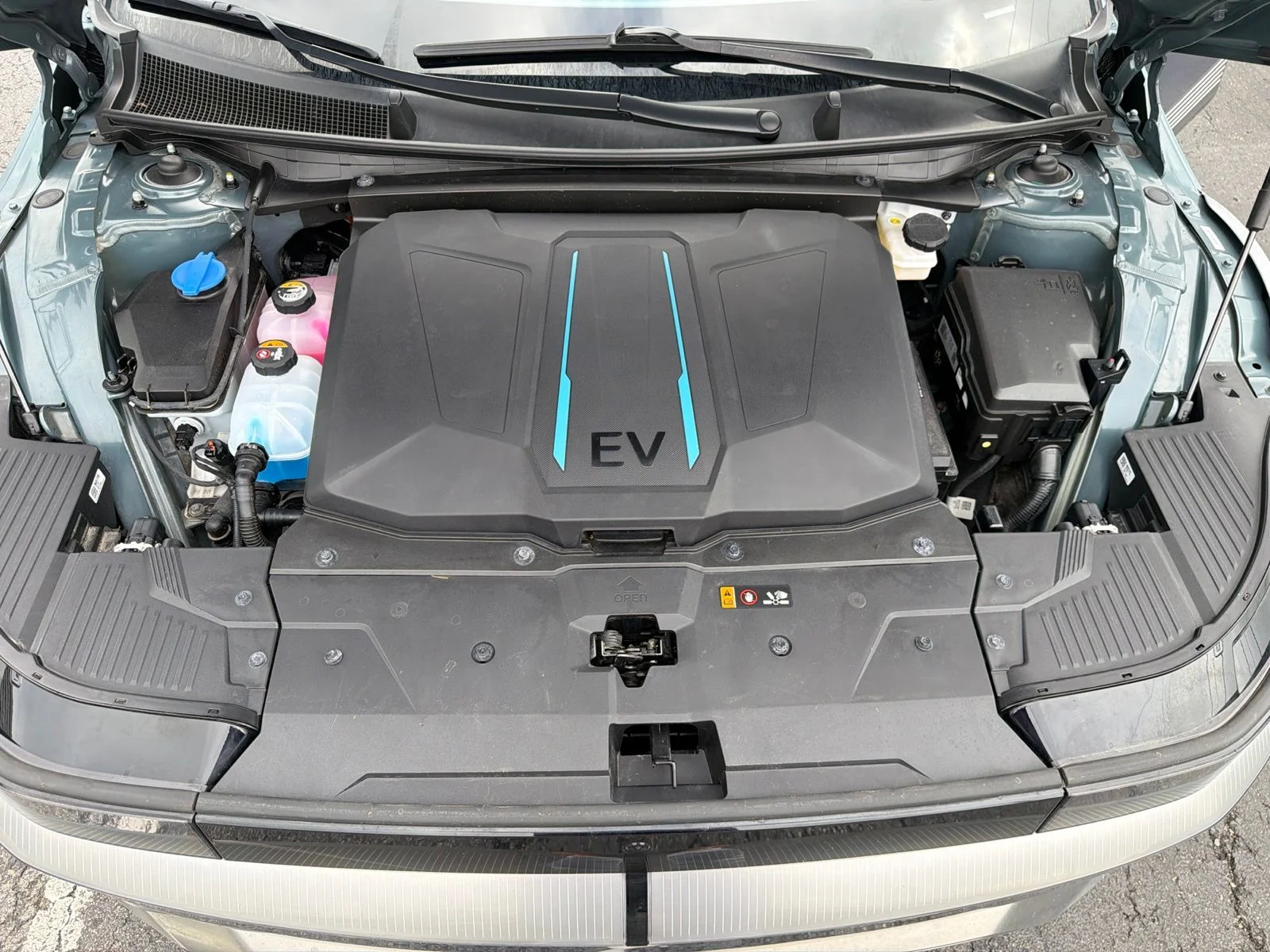 Used 2023 Green Hyundai Limited image 14