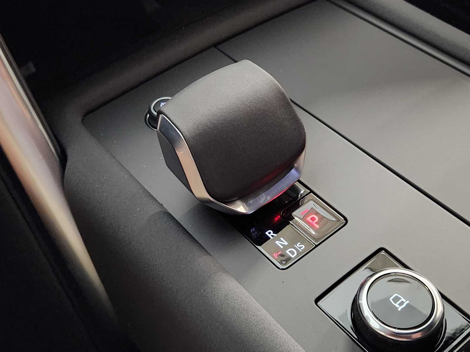 New 2026 Fuji White Land Rover S image 18