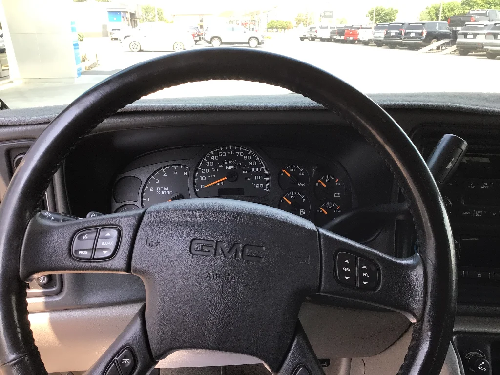 Used 2005 Silver Birch Metallic GMC SLE image 16