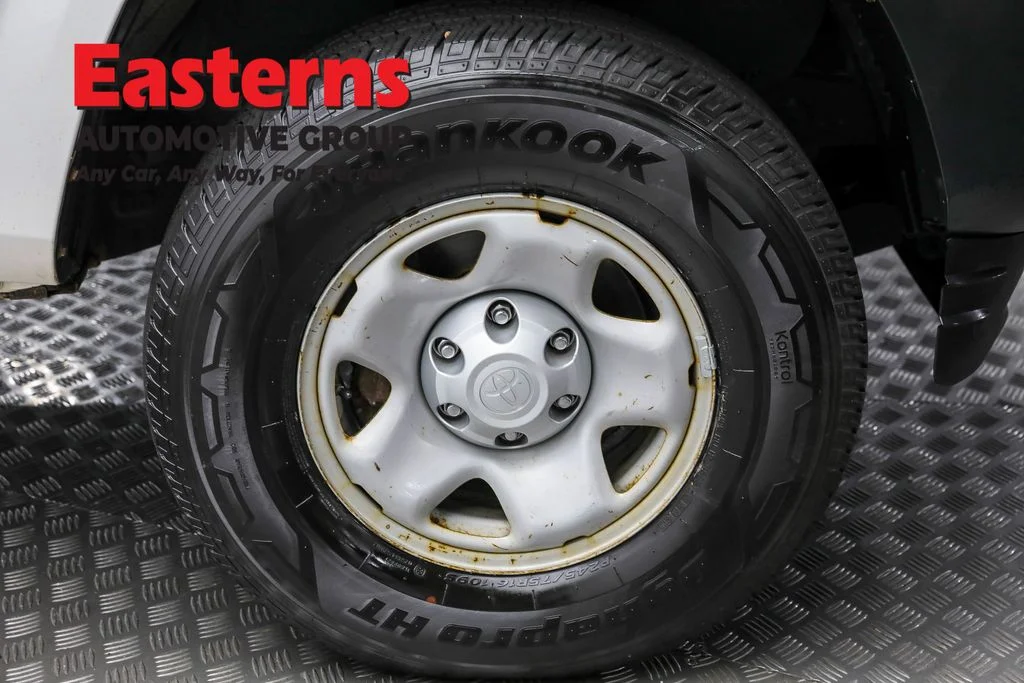 Used 2019 White Toyota SR image 27