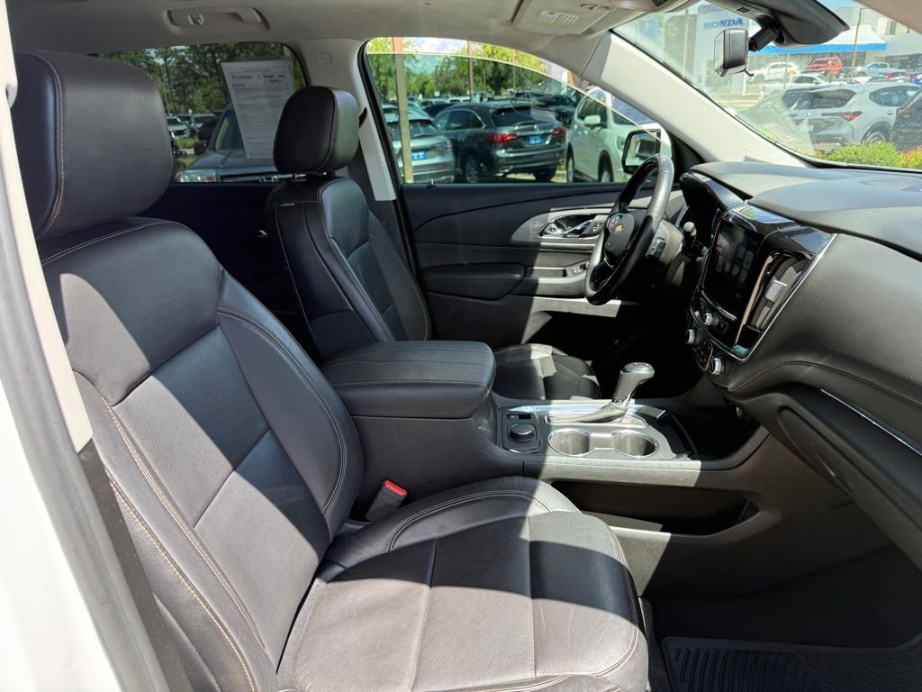Used 2018 Summit White Chevrolet 3LT image 19