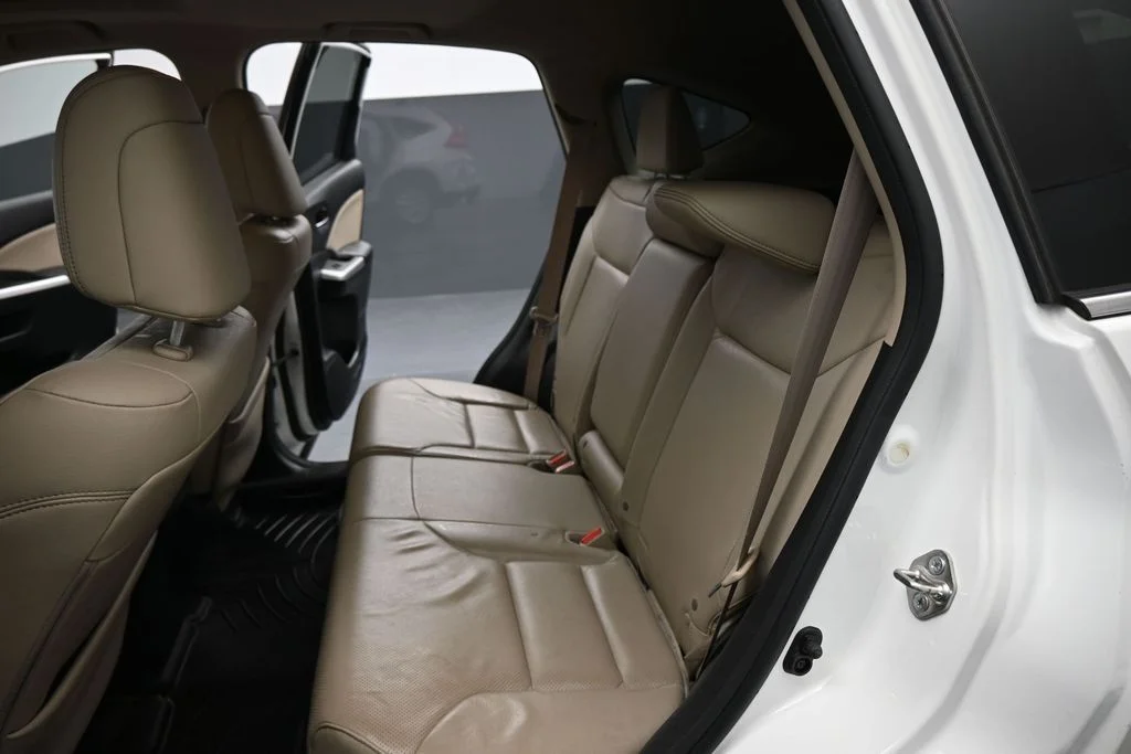 Used 2016 White Honda EX-L image 19