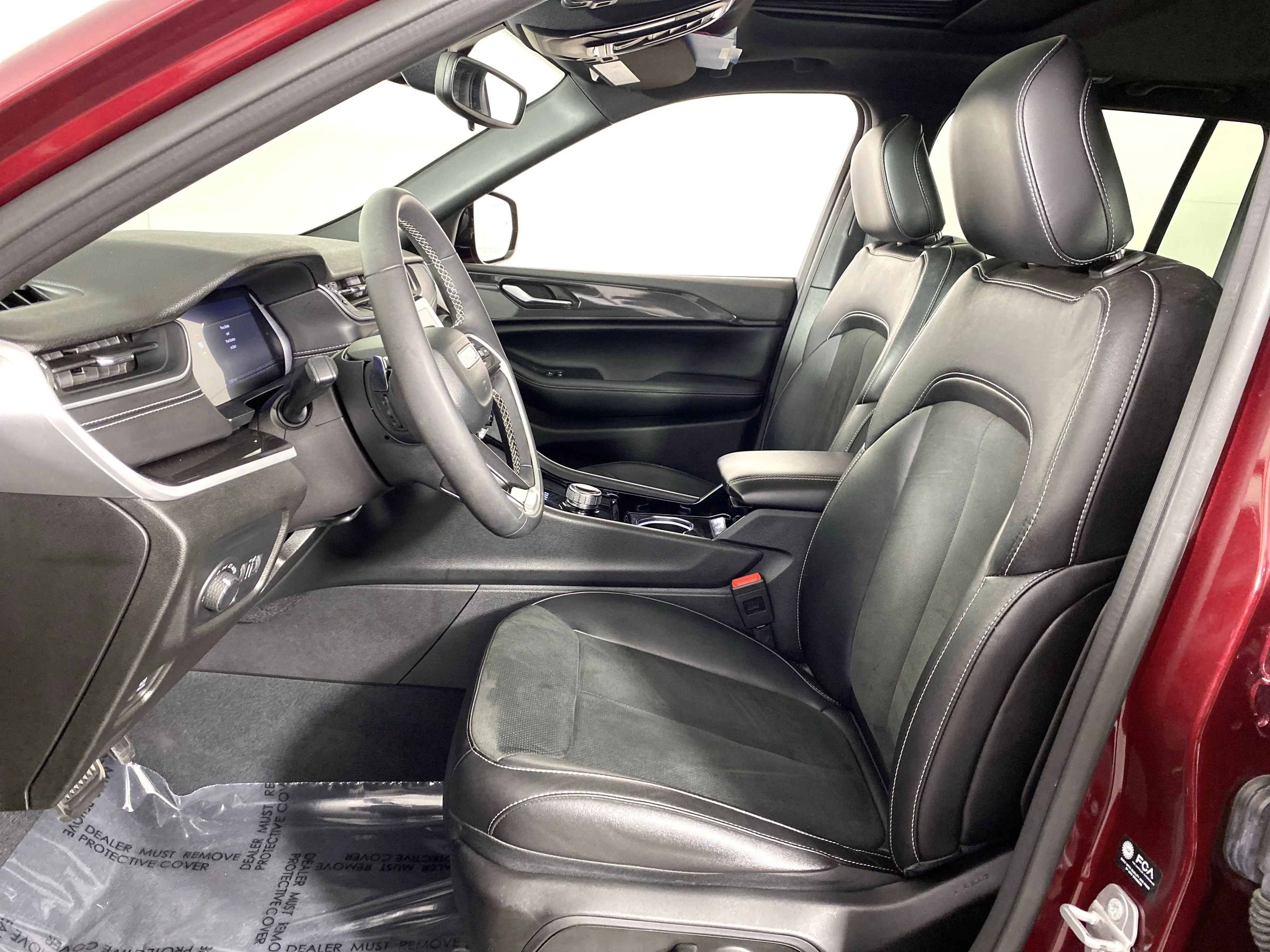 Used 2023 Velvet Red Pearlcoat Jeep Altitude image 16