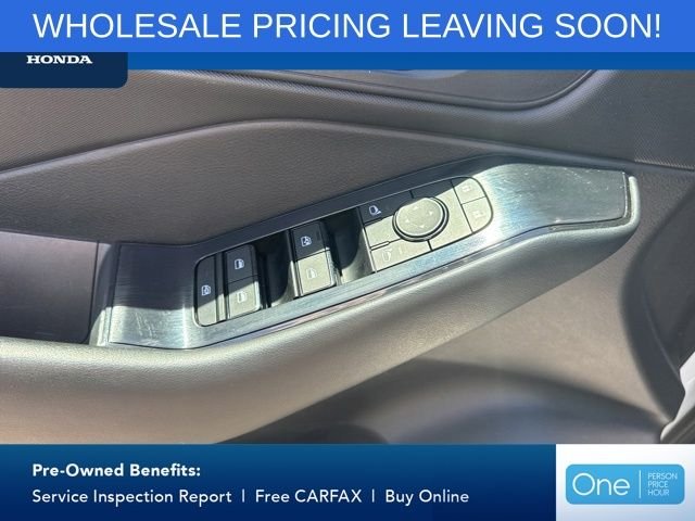 Used 2024 Glacier White Nissan S image 18