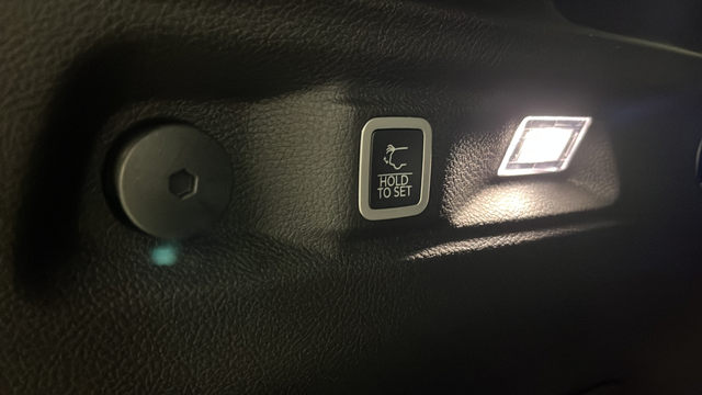 New 2026 Diamond Black Crystal Pearlcoat Jeep Limited Reserve image 30