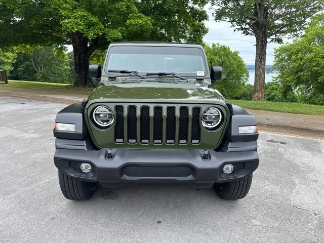 Used 2022 Green Jeep Unlimited Sport Altitude image 2