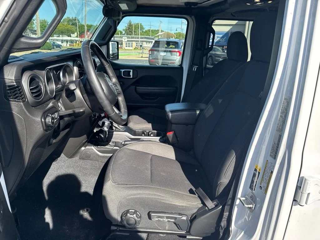 Used 2022 White Jeep Unlimited Willys image 2