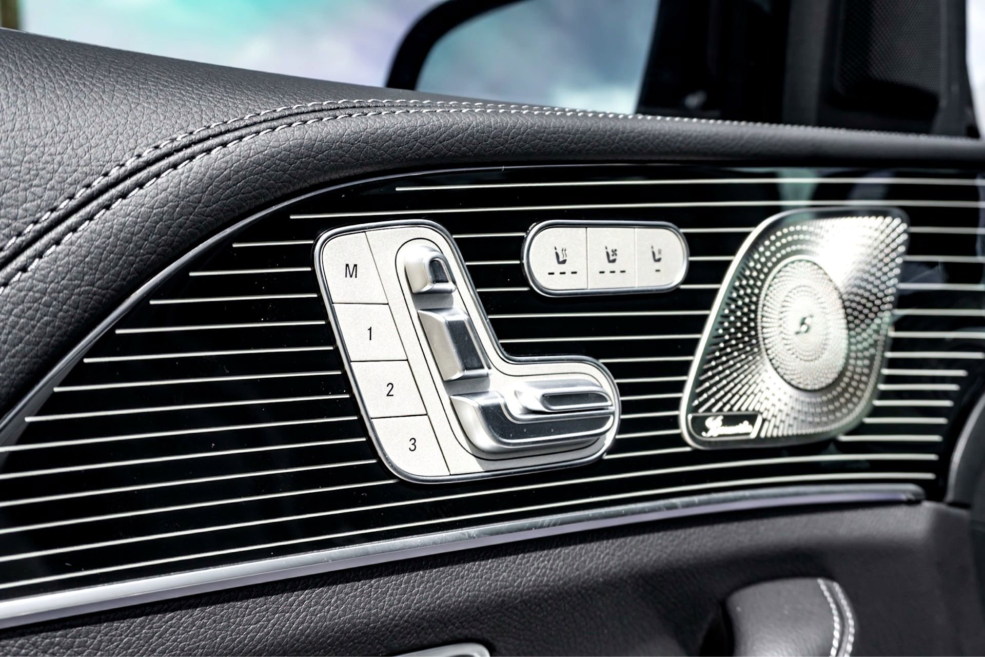 New 2026 MANUFAKTUR Alpine Grey Mercedes-Benz GLE 450 image 8