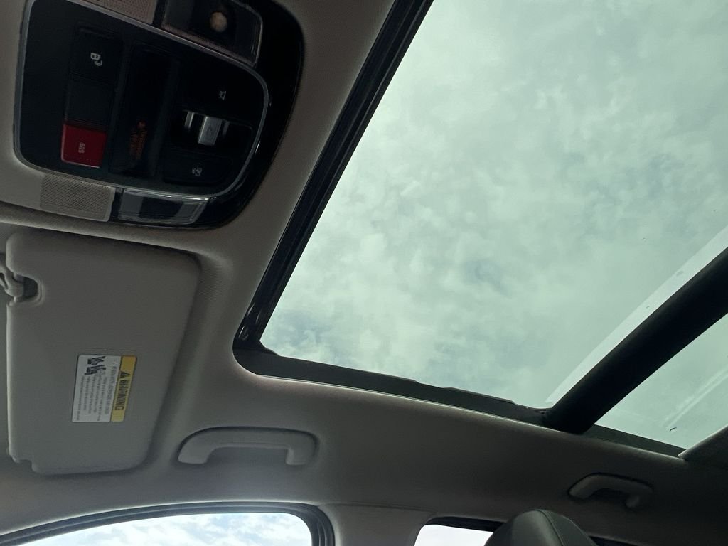 Certified Used 2025 Gray Hyundai SEL Convenience image 28