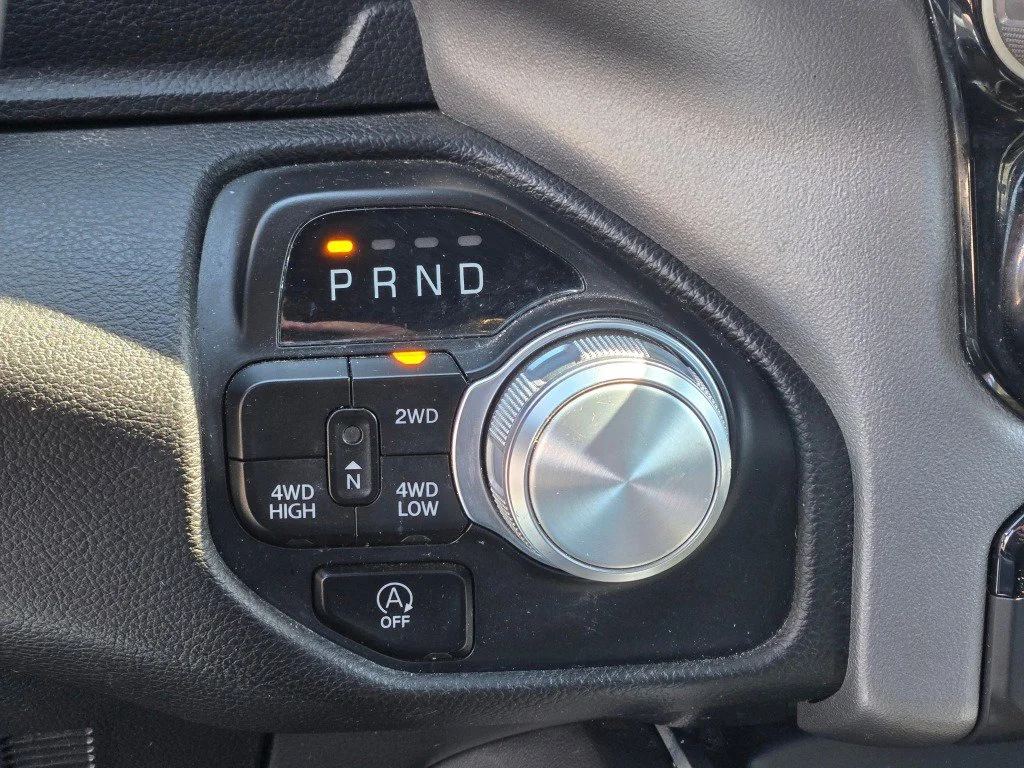 Used 2024 Silver Ram Laramie image 27