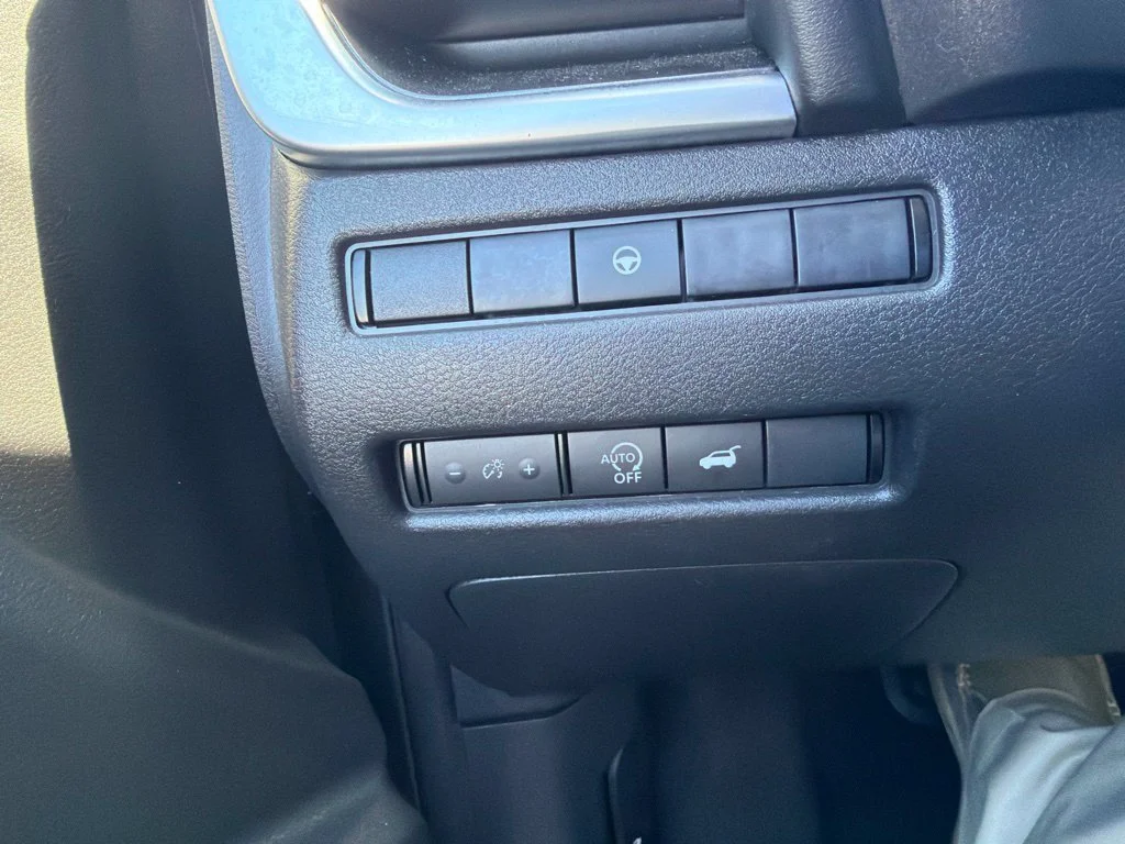 Used 2025 Gray Nissan SV image 23