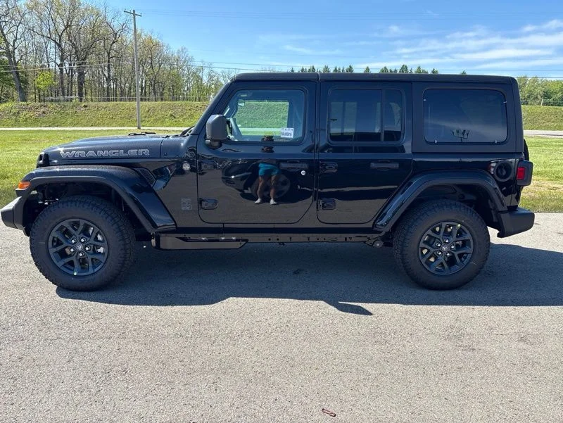 New 2026 Black Clear-Coat Exterior Paint Jeep 85th Anniversary Edition image 6