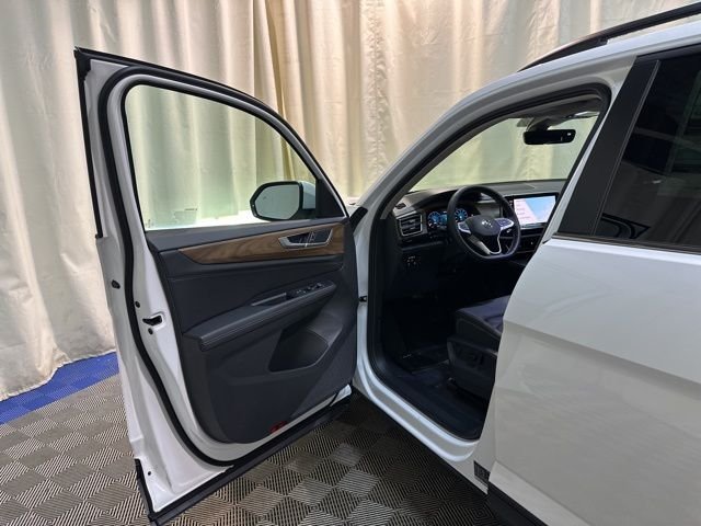2026 Volkswagen Atlas SE - Photo 11