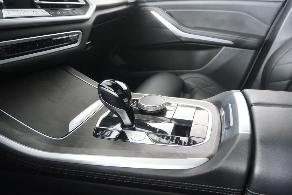 Used 2023 Mineral White Metallic BMW sDrive40i image 24