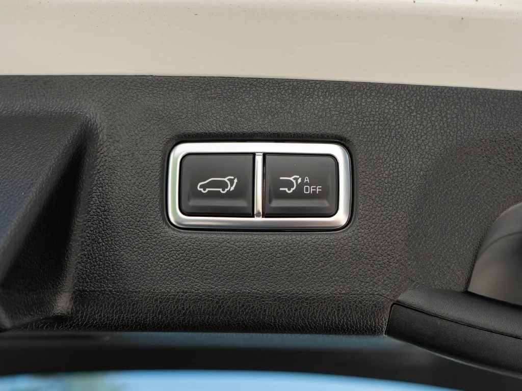 New 2026 White Kia X-Line SX Prestige image 34