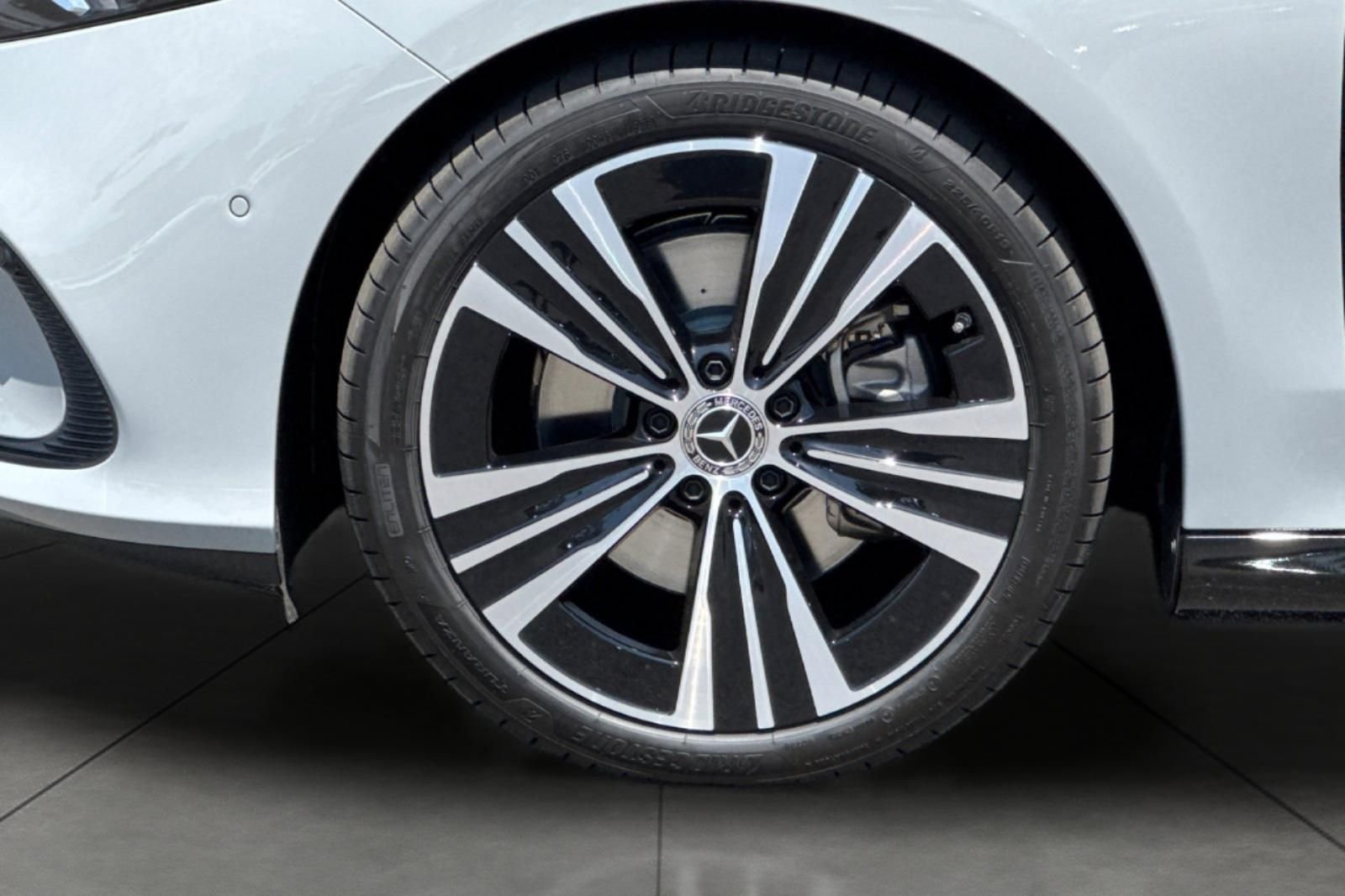 New 2027 MANUFAKTUR Alpine Grey Mercedes-Benz CLA 350 image 3