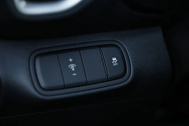 Used 2025 Shimmering Silver Hyundai SEL image 18