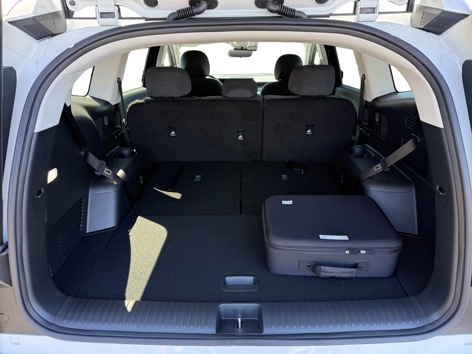 Used 2026 Snow White Pearl Hyundai S image 17